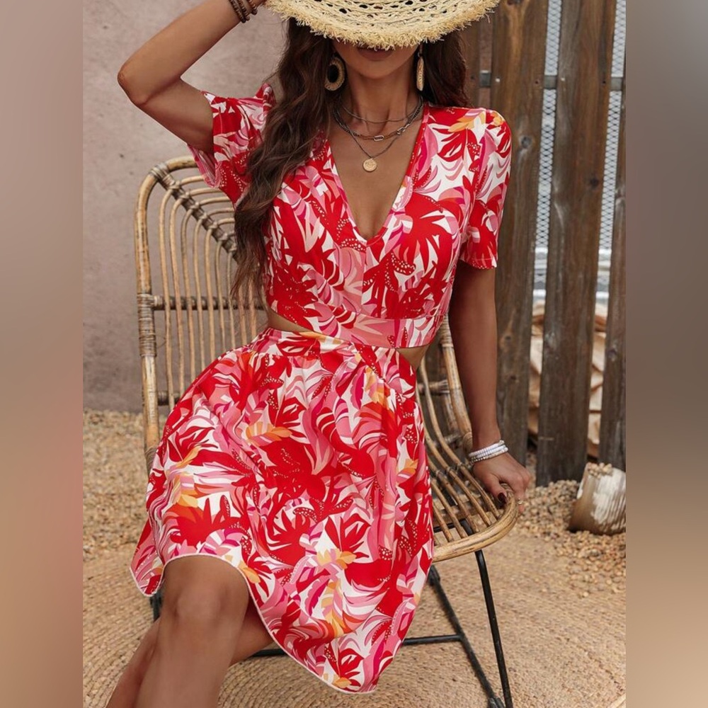 Red Tropical Floral V-neck Dress with Cut outs Size Large - Picture 4 of 9